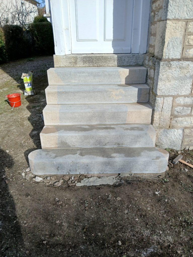 sarl-amzal - escalier extérieur rénové