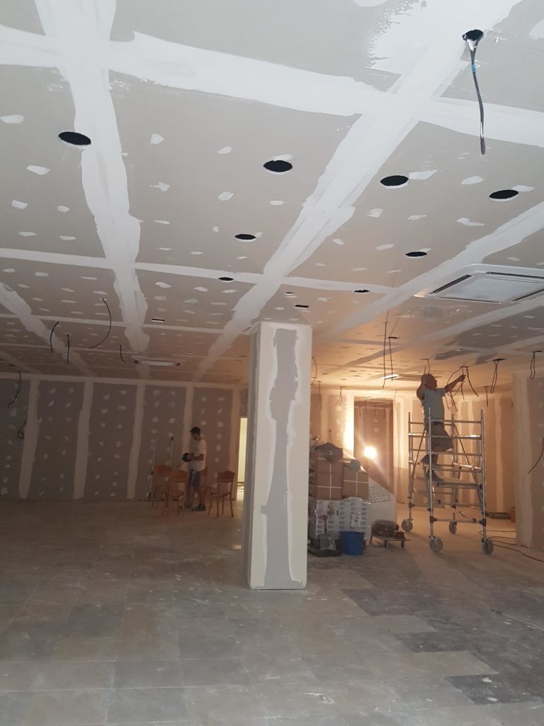 sarl-amzal - chantier plaques de plâtre murs et plafonds